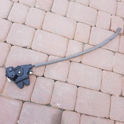 Zamek klapy tył Mercedes W212 A2047500185