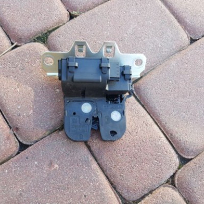 Zamek klapy tył SEDAN HB Opel Insignia 13253732