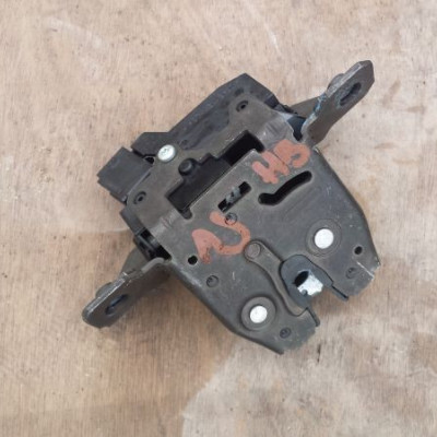 Zamek klapy tył tylnej hatchback Astra J