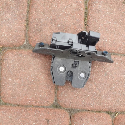 Zamek klapy tył tylnej Opel Astra K V 13524683