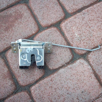 Zamek klapy Vivaro Trafic Primaster Nowy