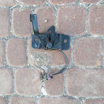 Zamek maski Anglik Opel Astra K V 13412214