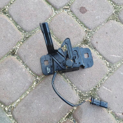 Zamek maski z czujnikiem Opel Astra K V 39118537