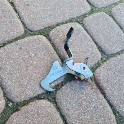 Zamek rygiel maski Opel Corsa E 39027173