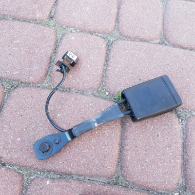 Zapięcie pasa prawe Opel Zafira C Astra J 13327468