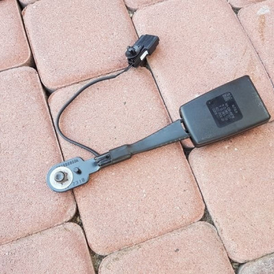 ZAPIĘCIE PASÓW OPEL ZAFIRA C 401266978 13383727