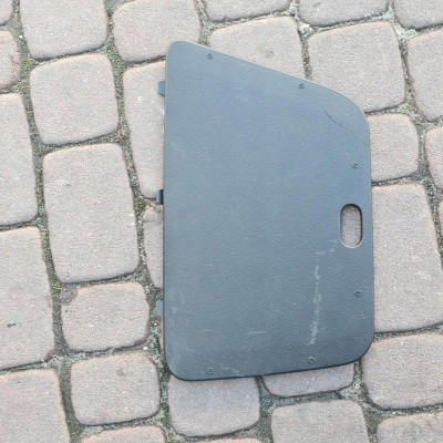 Zaślepka bagażnika prawa Opel Mokka 95914494