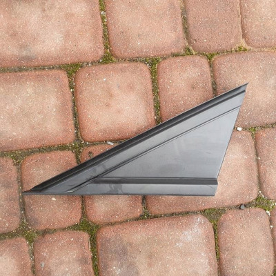 Zaślepka błotnika lewa Opel Astra K V 39041993