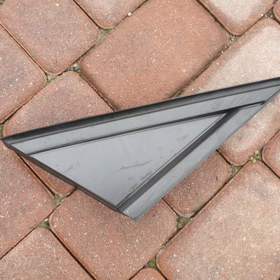 Zaślepka błotnika prawa Opel Astra K V 39041994