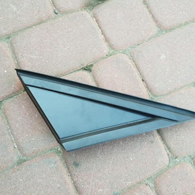 Zaślepka błotnika trójkąt przód Opel Astra K V 5