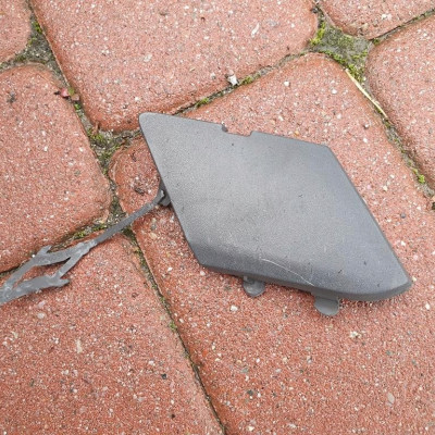 Zaślepka haka zderzaka przód FL Opel Astra J IV 4