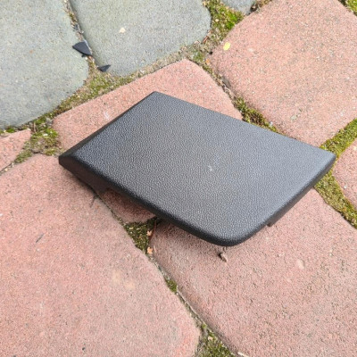 Zaślepka klapy bagażnika Opel Meriva B 13285323