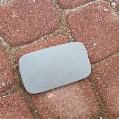 Zaślepka słupka plastik Vivaro Trafic 8200049767