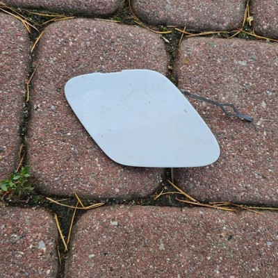 Zaślepka zderzaka haka przód Opel Mokka 25980570