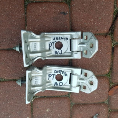 Zawias drzwi prawy tył Movano Master 844000013R