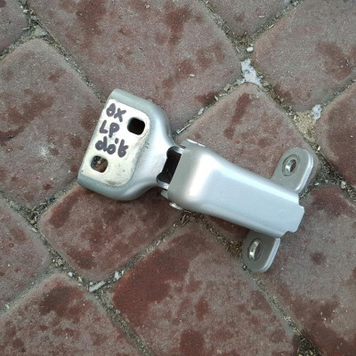 Zawias drzwi przednich lewy Vivaro B Trafic III