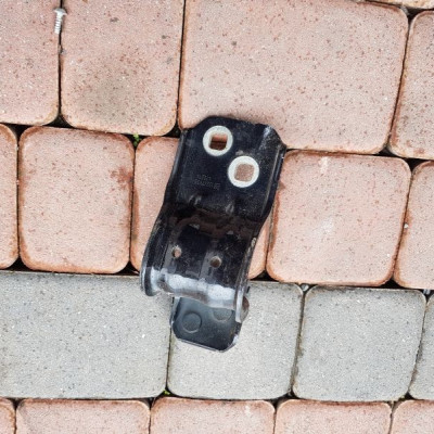 Zawias klapy tył kombi Opel Insignia 13247935