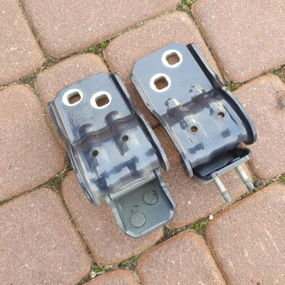 Zawias klapy tył tylne kombi Opel Insignia