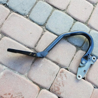 Zawias maski lewy igła Opel Zafira C 13283108