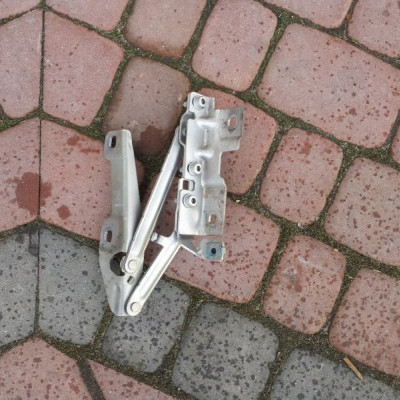 Zawias maski lewy Opel INSIGNIA