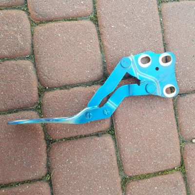 Zawias maski lewy Opel Meriva A 93299987