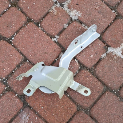 Zawias maski lewy Renault Clio IV 4 654011958R