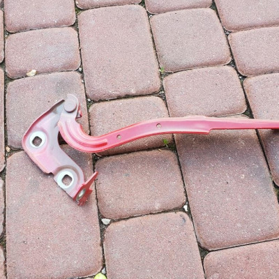 Zawias maski prawy Z50B Opel Astra K V 39032150