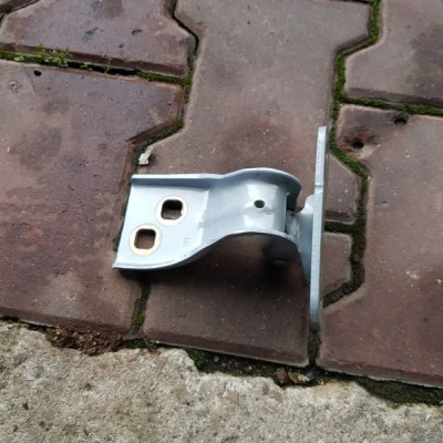 Zawias tył tylny klapy Opel Astra j GTC 13275575