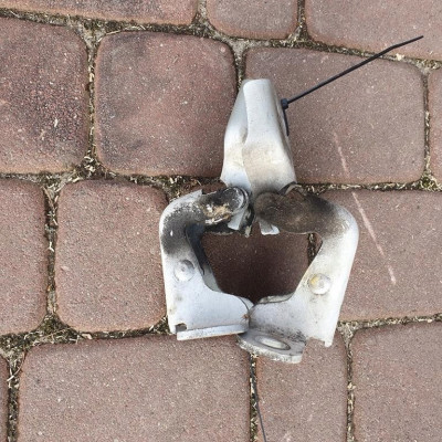 Zawias zawiasy drzwi lewy przód VIVARO TRAFIC