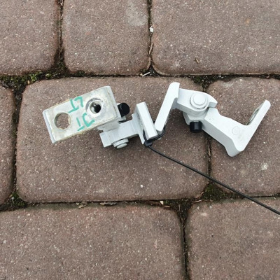 Zawias zawiasy drzwi tył LC9A PDC VW Jetta 5C6