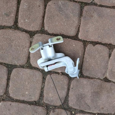 Zawias zawiasy drzwi tył prawy kpl OPEL Mokka