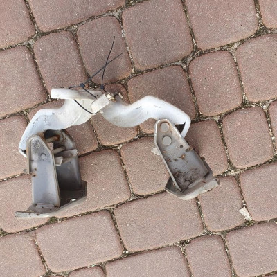 Zawias zawiasy lewy tył tylny VIVARO TRAFIC