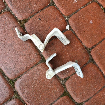 Zawias zawiasy tył tylne prawy Opel Combo D