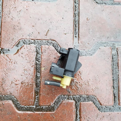 Zawór 8200486264 2.5 VIVARO TRAFIC PRIMASTAR