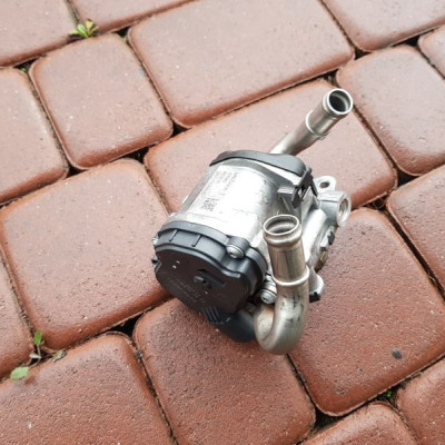 Zawór czujnik EGR Audi Q3 04L131501R 2017r