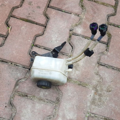 Zbiorniczek płynu hamulcowego Corsa D 12409692