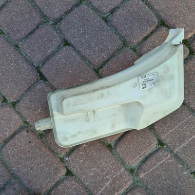 Zbiorniczek spryskiwacza Renault Captur 289107132R