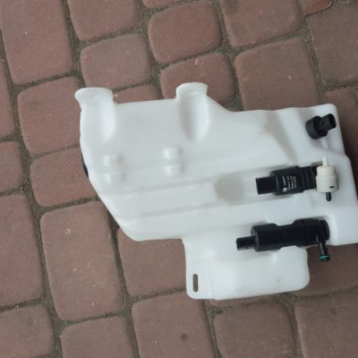 Zbiorniczek spryskiwaczy bi xenon OPEL Insignia