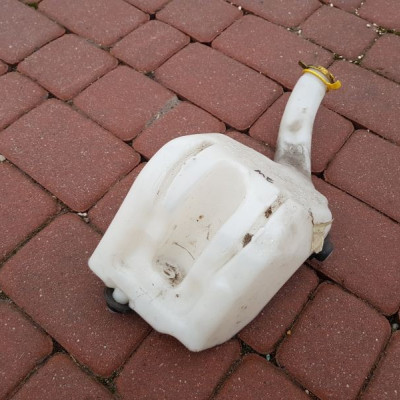 Zbiorniczek spryskiwaczy Opel Meriva A 93323649