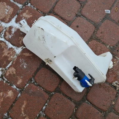 Zbiorniczek spryskiwaczy Renault Clio IV 4