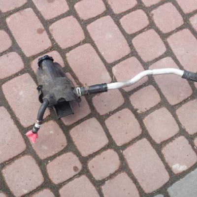 Zbiorniczek wspomagania z węzem Opel Insignia