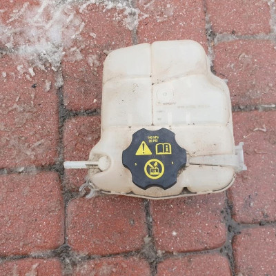 Zbiorniczek wyrównawczy Opel Astra J IV 13256823