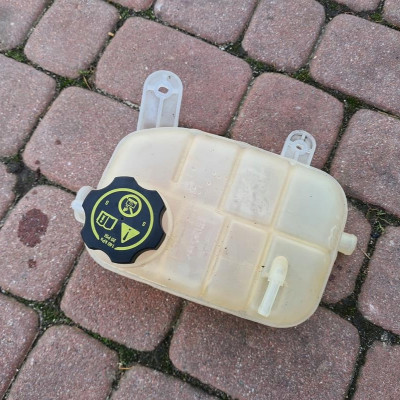 Zbiorniczek wyrównawczy Opel Mokka 95380033