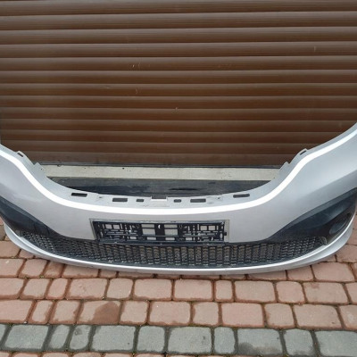 Zderzak przód przedni kompletny RENAULT Trafic III