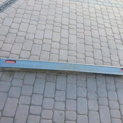 Zderzak tył tylny malowany odblask VIVARO TRAFIC