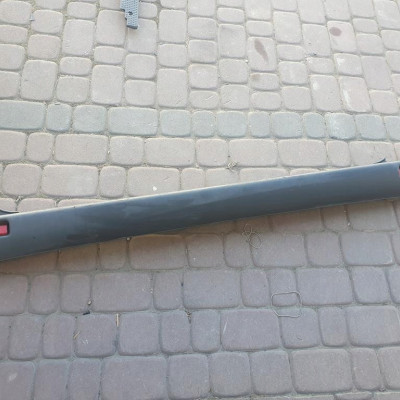 Zderzak tył tylny odblask VIVARO TRAFIC 7700313771