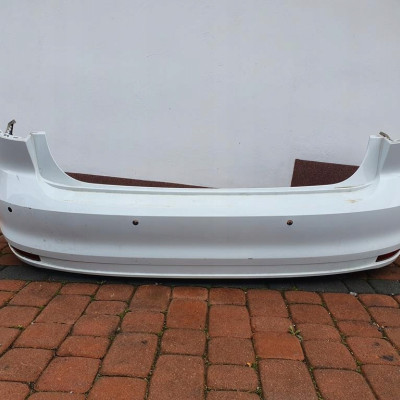 Zderzak tył tylny SEDAN biały VW Jetta 5C6 LC9A