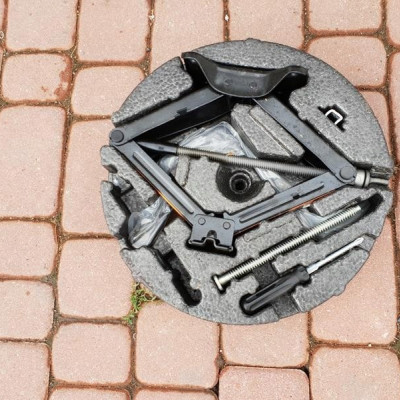 Zestaw naprawczy koła zapasowego Opel Insignia