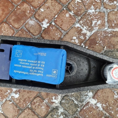 Zestaw naprawczy koło pompka wkretka Opel Insignia