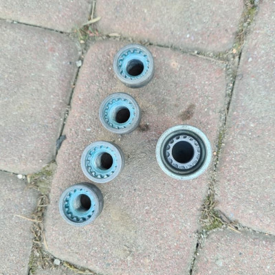 Zestaw śrub zabezpieczających kół Opel Insignia